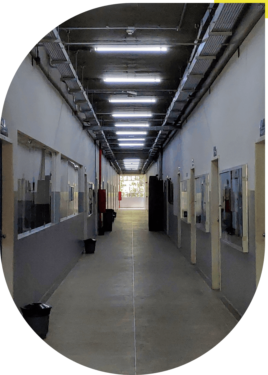 Foto do corredor onde fica a sala do colegiado de Ciência da Computação na UESC