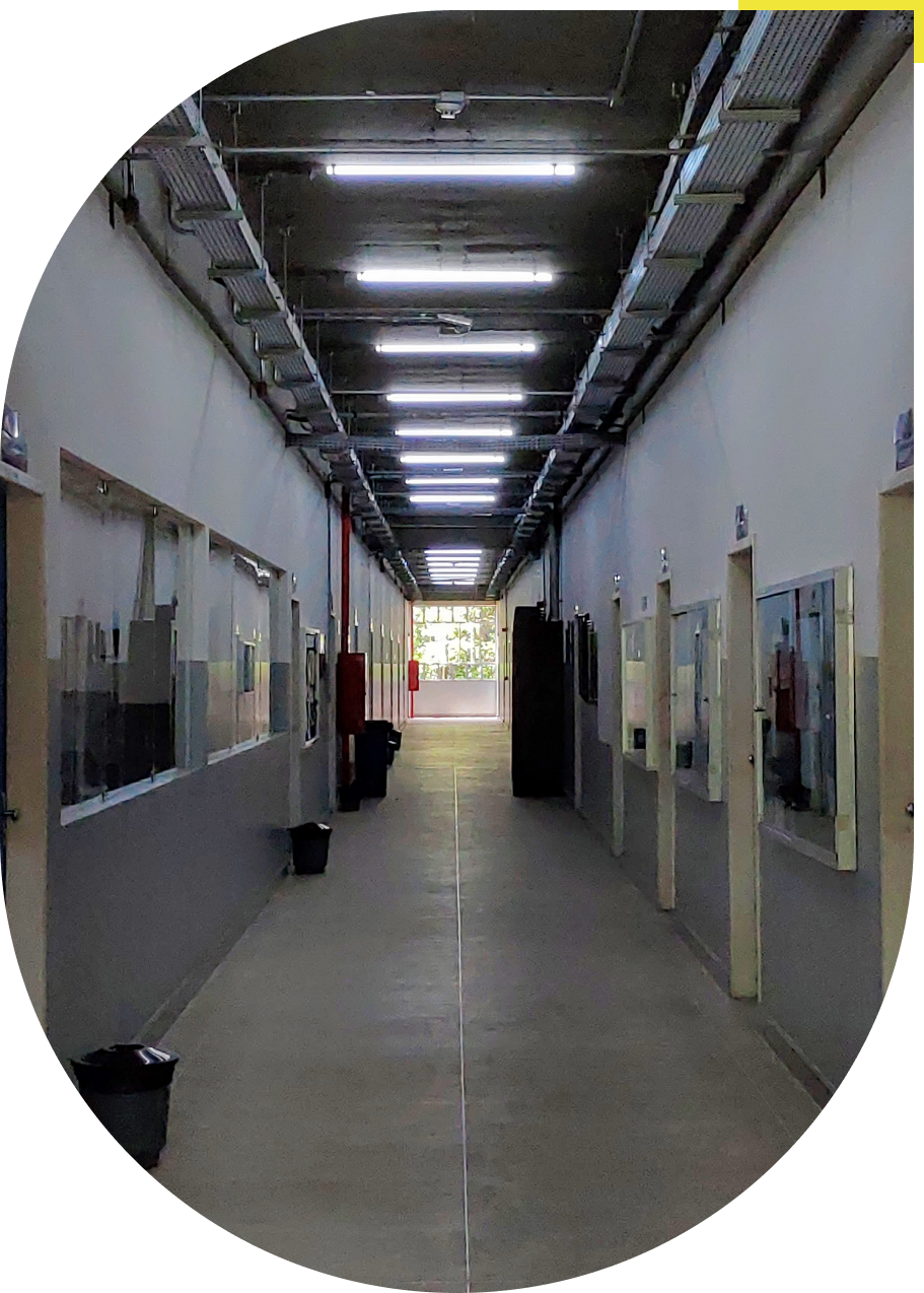 Foto do corredor onde fica a sala do colegiado de Ciência da Computação na UESC